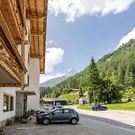 Hotel Kaerntnerhof By Keyone Heiligenblut