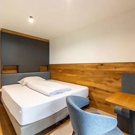 Kaerntnerhof Hotel 4*