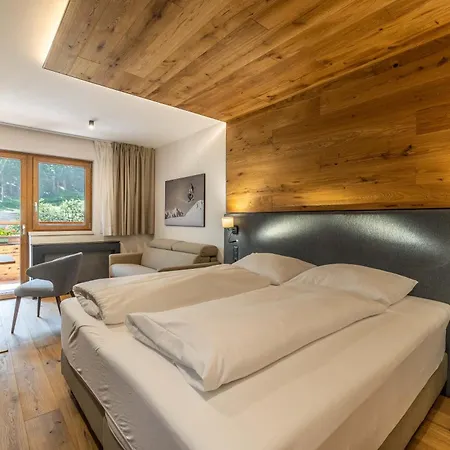 Kaerntnerhof Hotel 4*